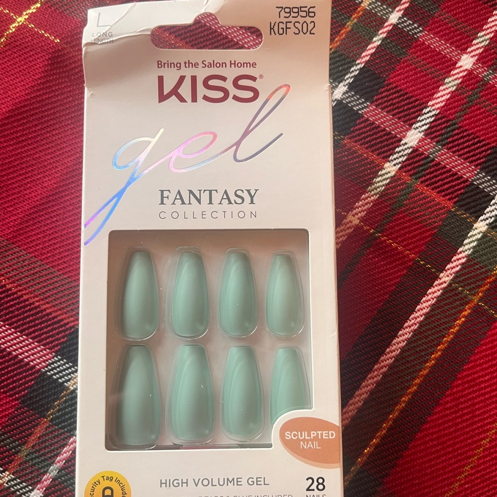 KISS Gel Fantasy Sculpted Nails in Teal